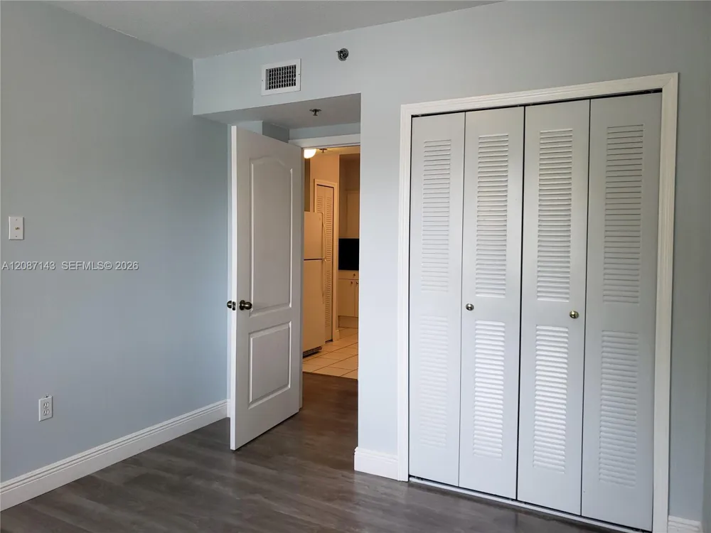 9340 Fontainebleau Blvd #W212 Miami, FL 33172