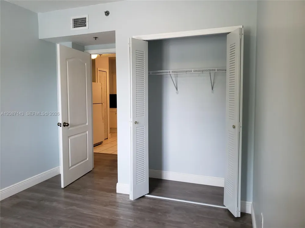 9340 Fontainebleau Blvd #W212 Miami, FL 33172