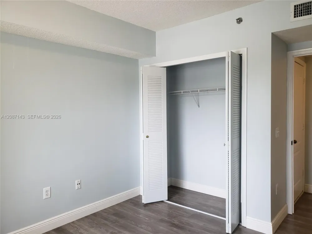 9340 Fontainebleau Blvd #W212 Miami, FL 33172