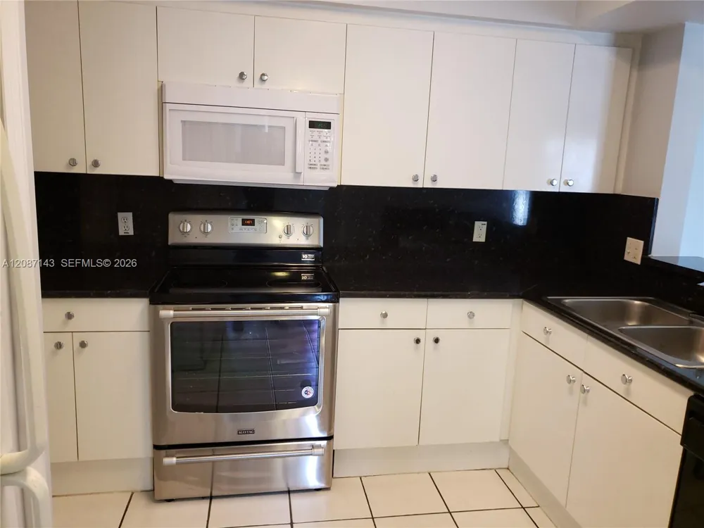 9340 Fontainebleau Blvd #W212 Miami, FL 33172