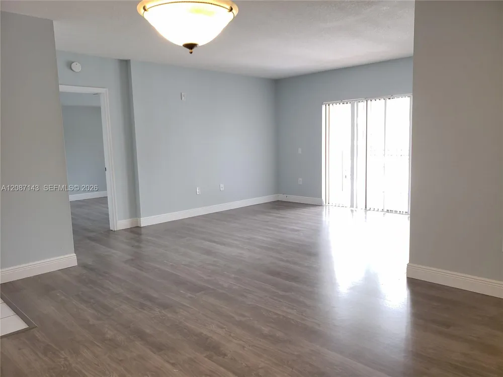9340 Fontainebleau Blvd #W212 Miami, FL 33172