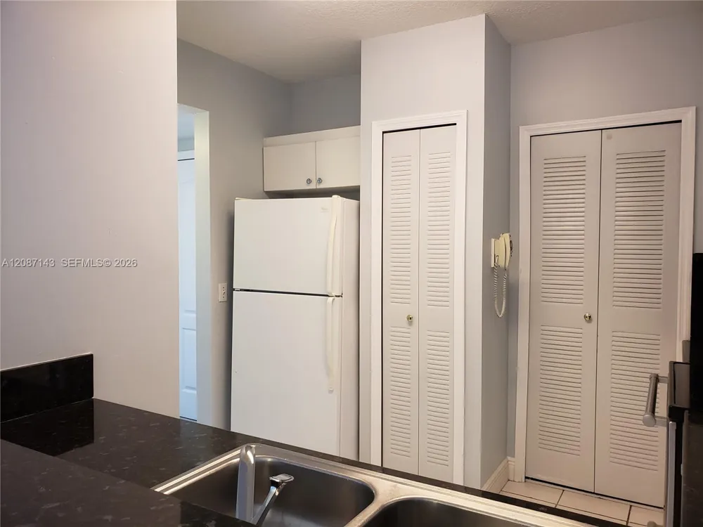 9340 Fontainebleau Blvd #W212 Miami, FL 33172