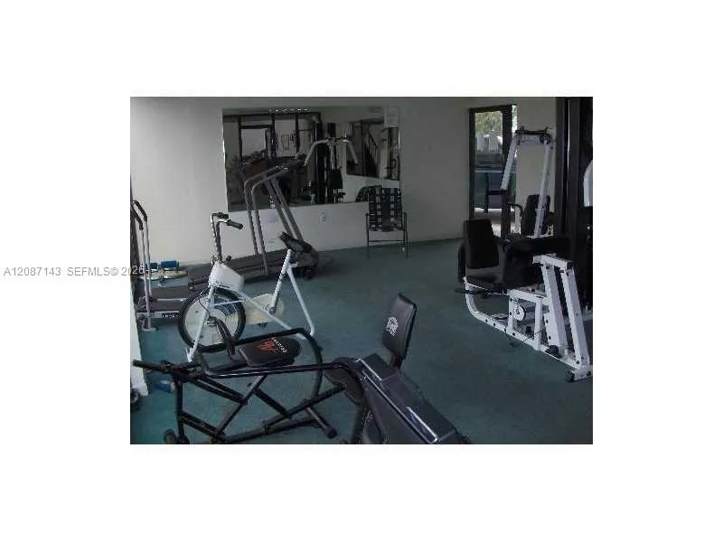 9340 Fontainebleau Blvd #W212 Miami, FL 33172