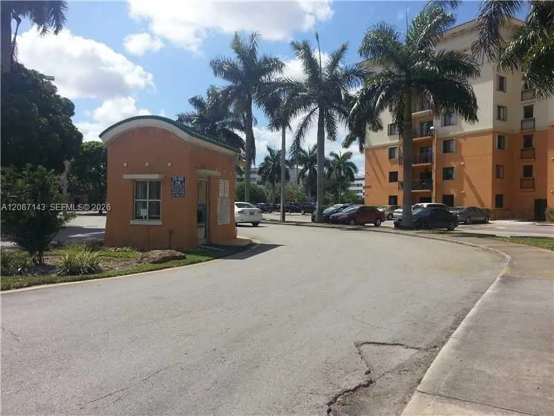 9340 Fontainebleau Blvd #W212 Miami, FL 33172