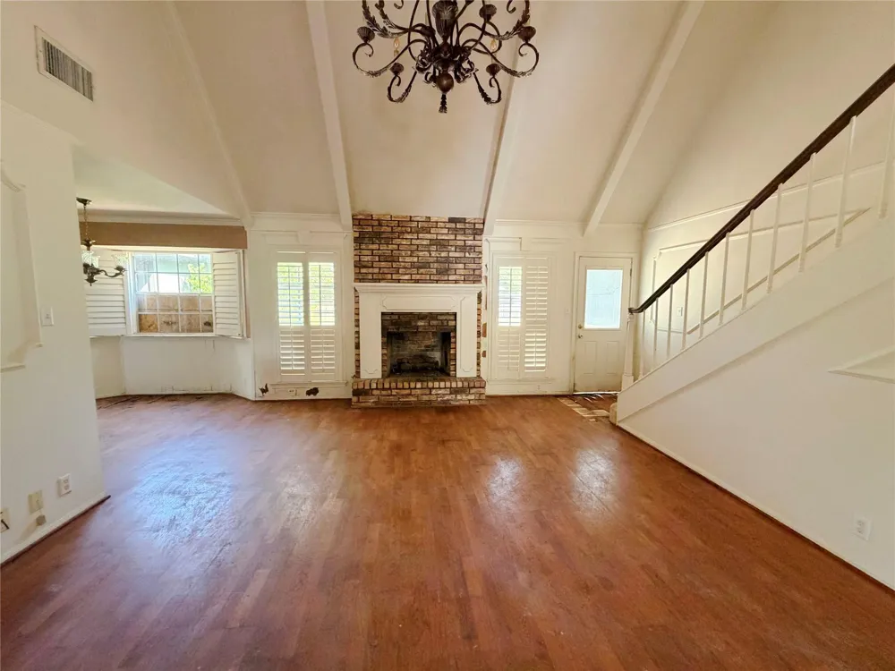 101 Rose Trail Lake Jackson, TX 77566