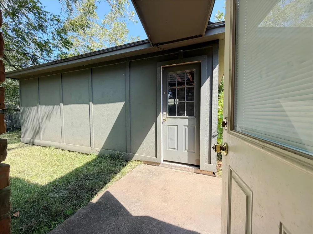 101 Rose Trail Lake Jackson, TX 77566