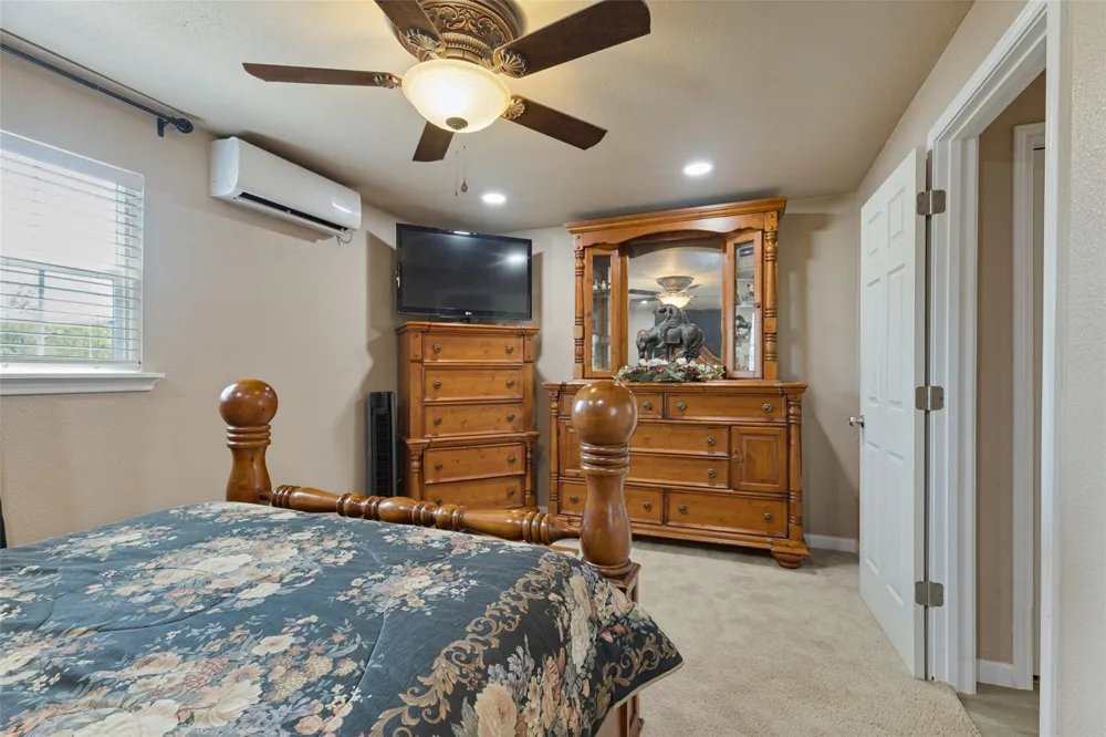 128 Cheyenne Drive Bridgeport, TX 76426