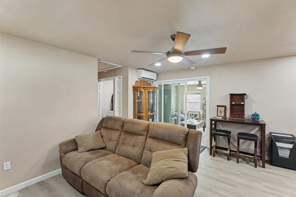 128 Cheyenne Drive Bridgeport, TX 76426