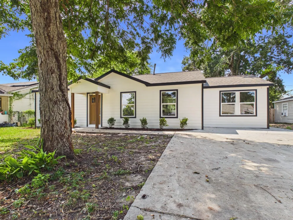 58 Trenwood Lane Houston, TX 77022
