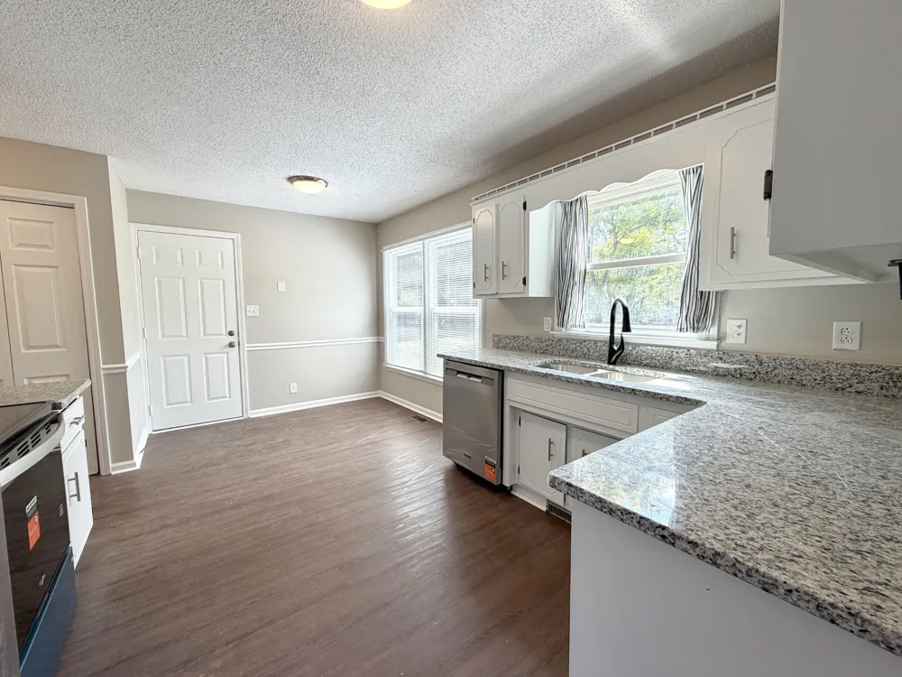 2126 Single Tree Dr Clarksville, TN 37040