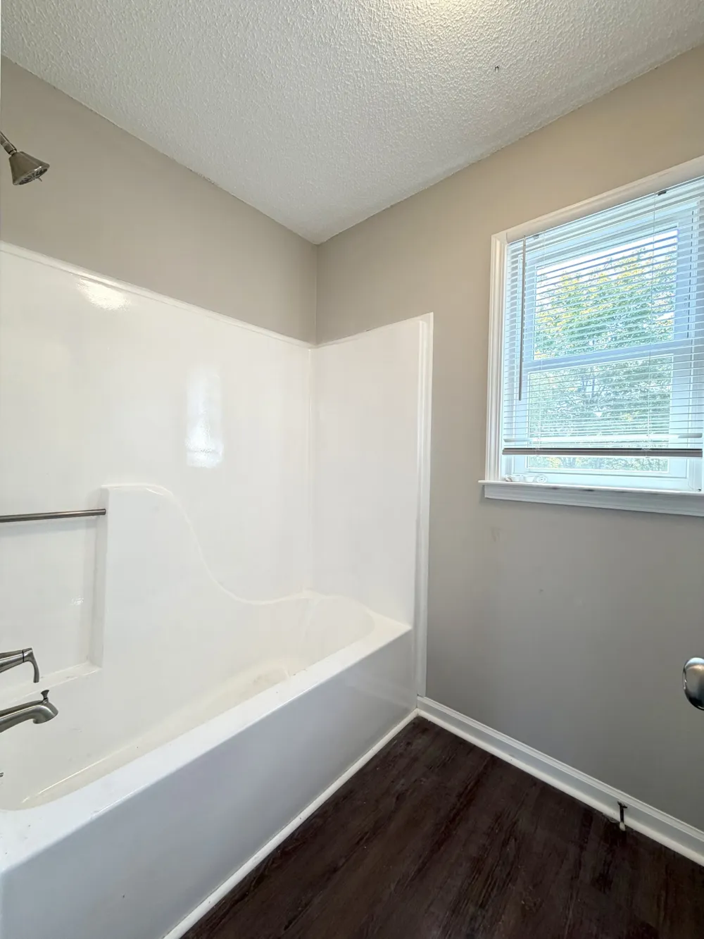 2126 Single Tree Dr Clarksville, TN 37040
