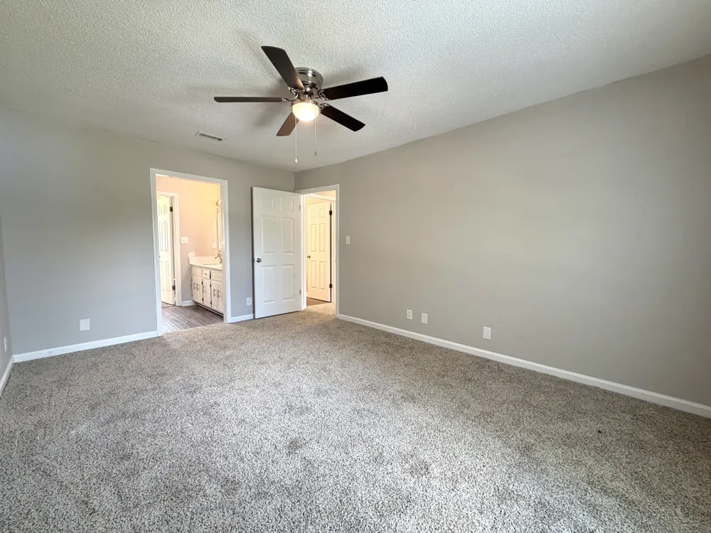 2126 Single Tree Dr Clarksville, TN 37040