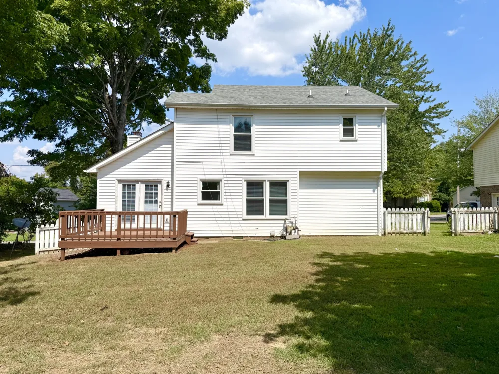 2126 Single Tree Dr Clarksville, TN 37040