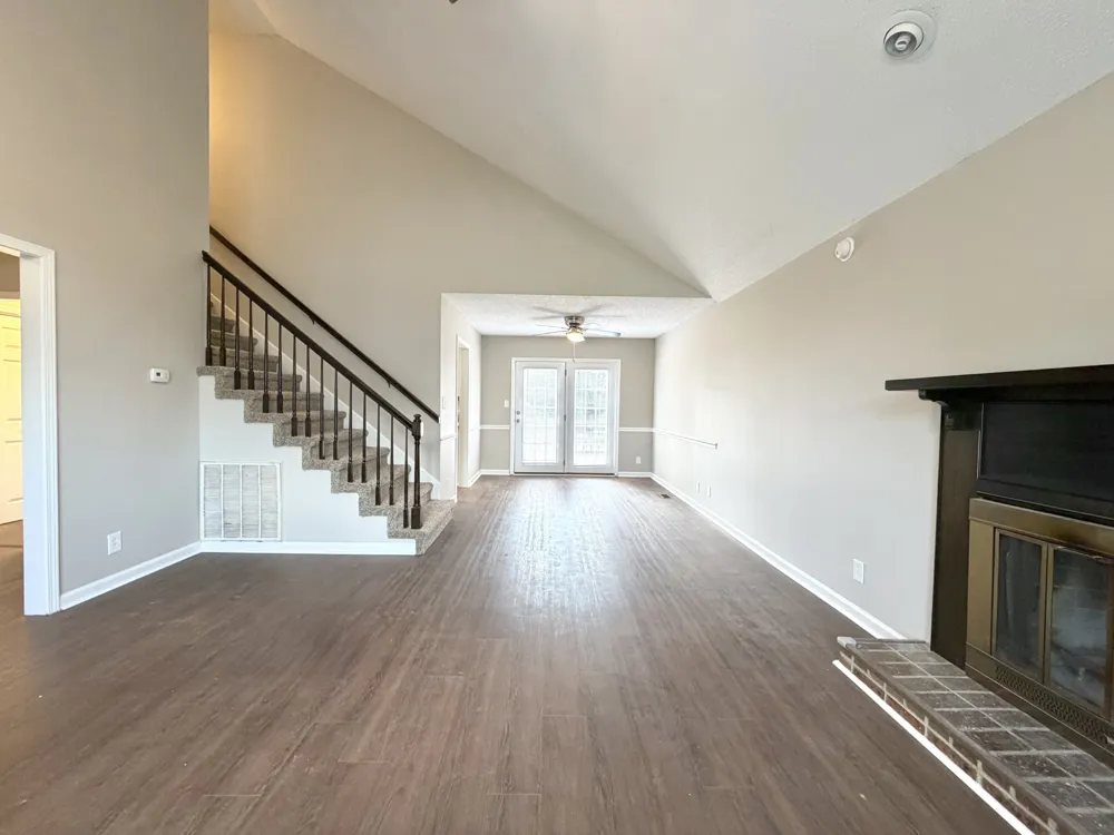 2126 Single Tree Dr Clarksville, TN 37040