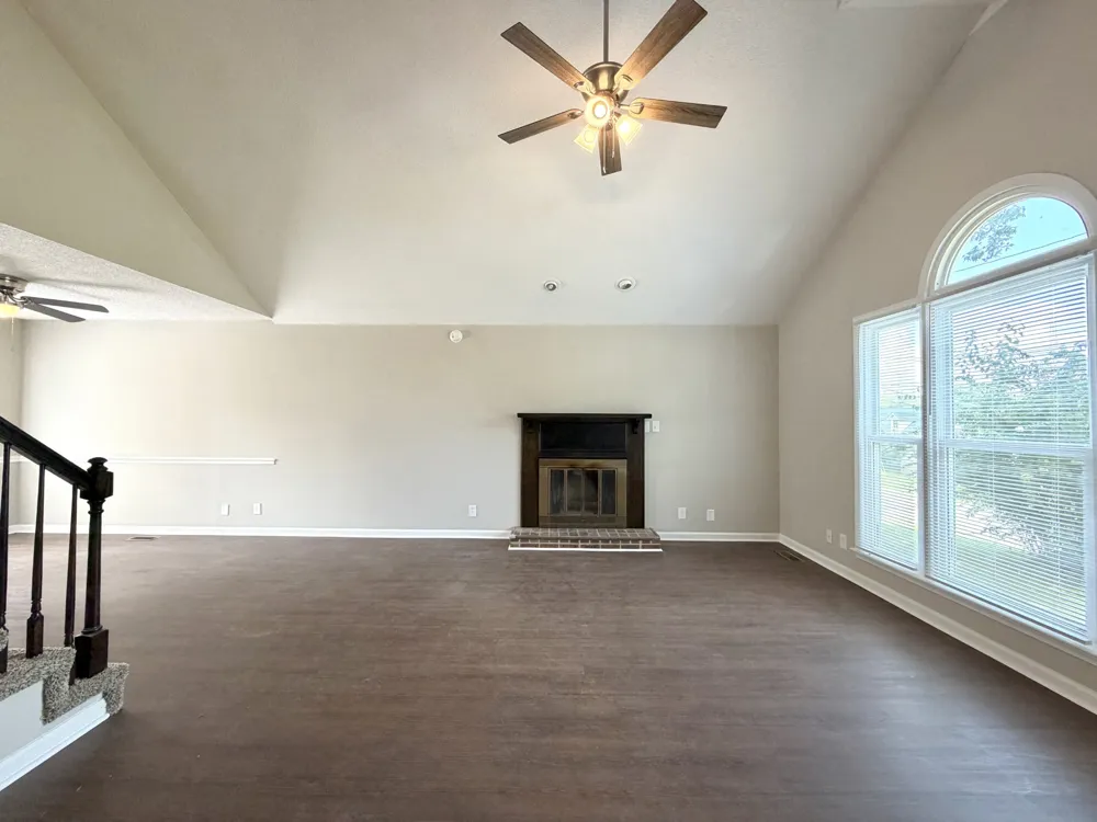 2126 Single Tree Dr Clarksville, TN 37040