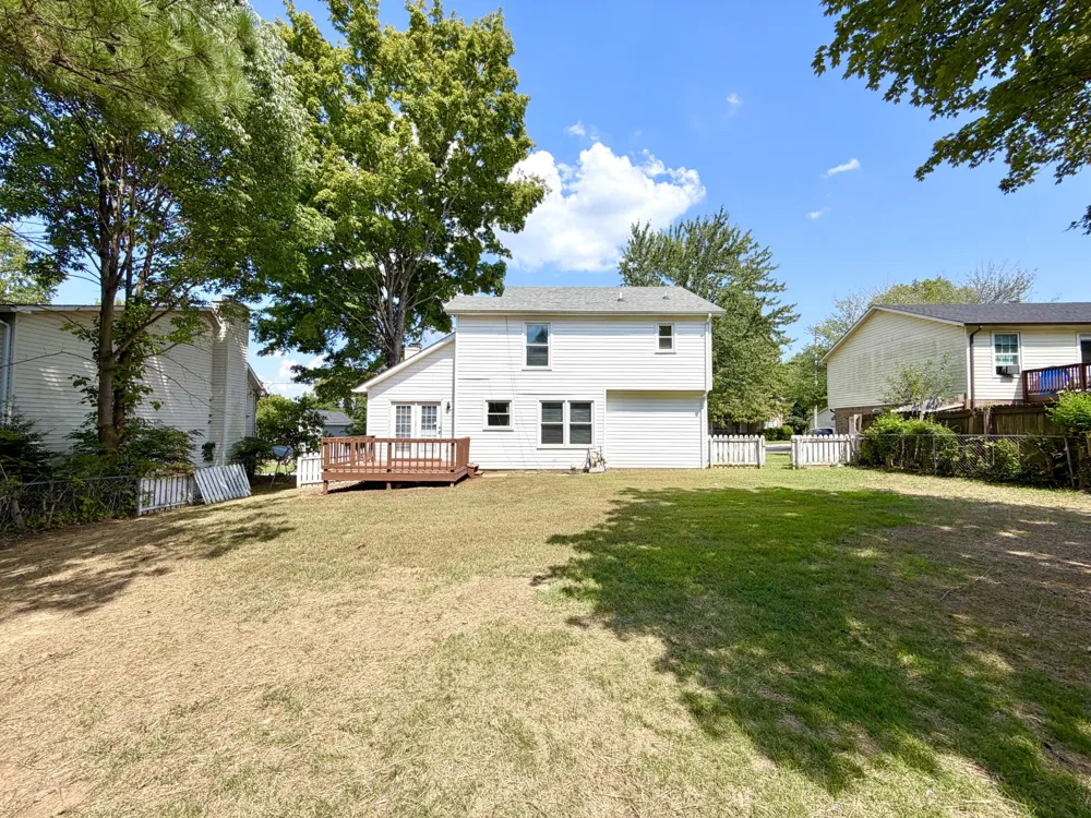 2126 Single Tree Dr Clarksville, TN 37040