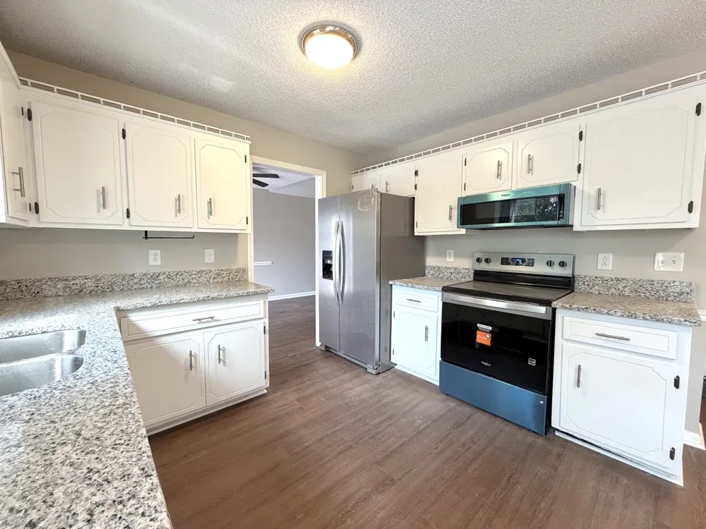 2126 Single Tree Dr Clarksville, TN 37040