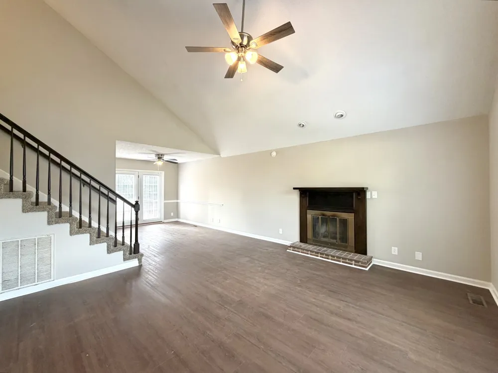 2126 Single Tree Dr Clarksville, TN 37040