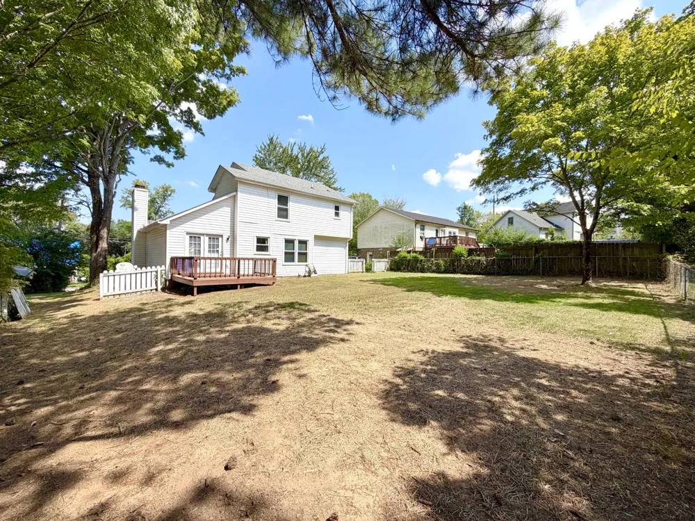 2126 Single Tree Dr Clarksville, TN 37040