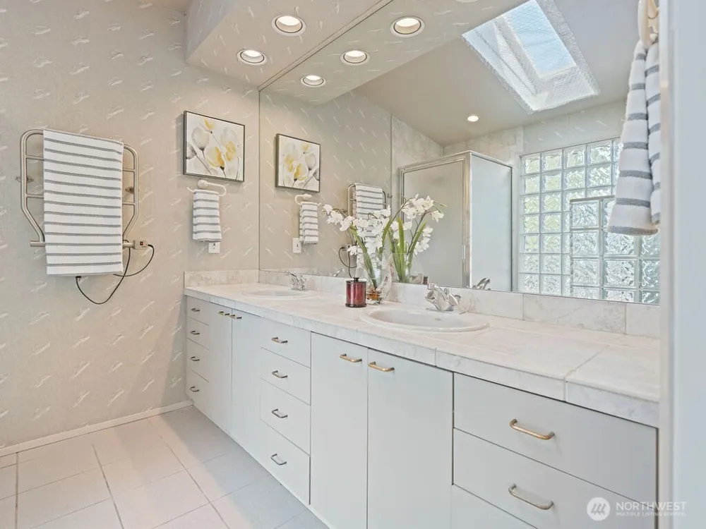 14512 SE 45th Place Bellevue, WA 98006