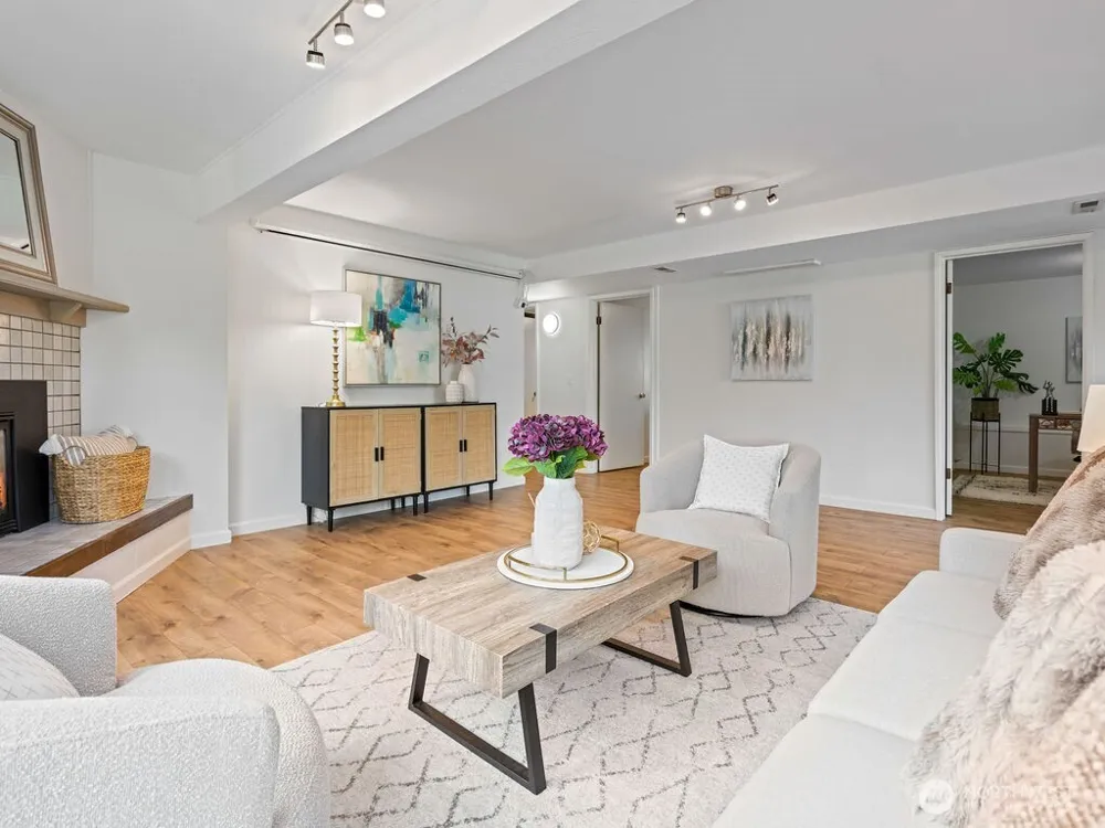 14512 SE 45th Place Bellevue, WA 98006
