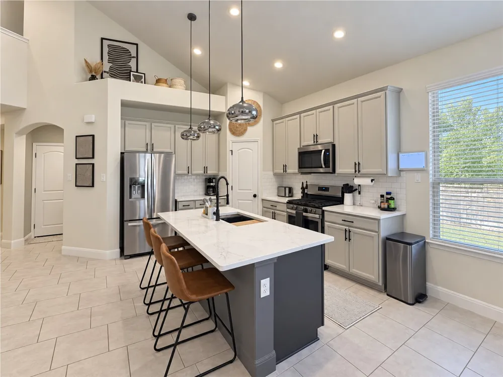 102 Methodius Drive Hutto, TX 78634