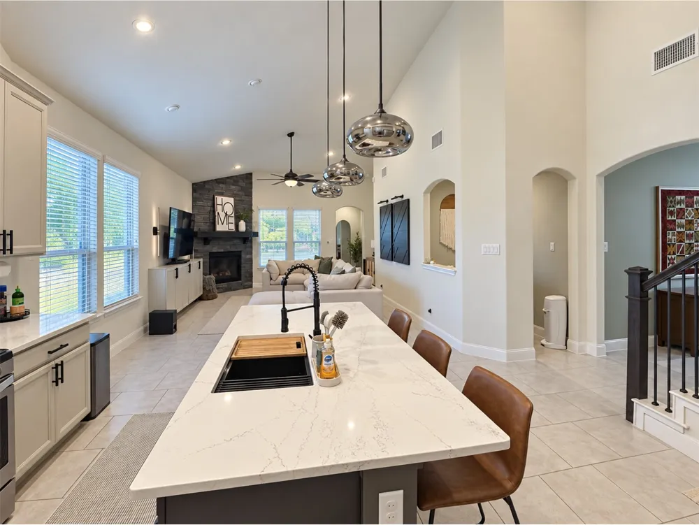102 Methodius Drive Hutto, TX 78634