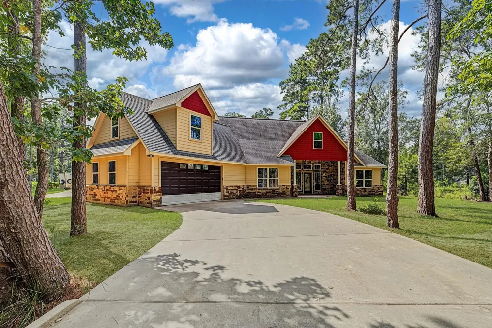 157 County Road 303 Dayton, TX 77535