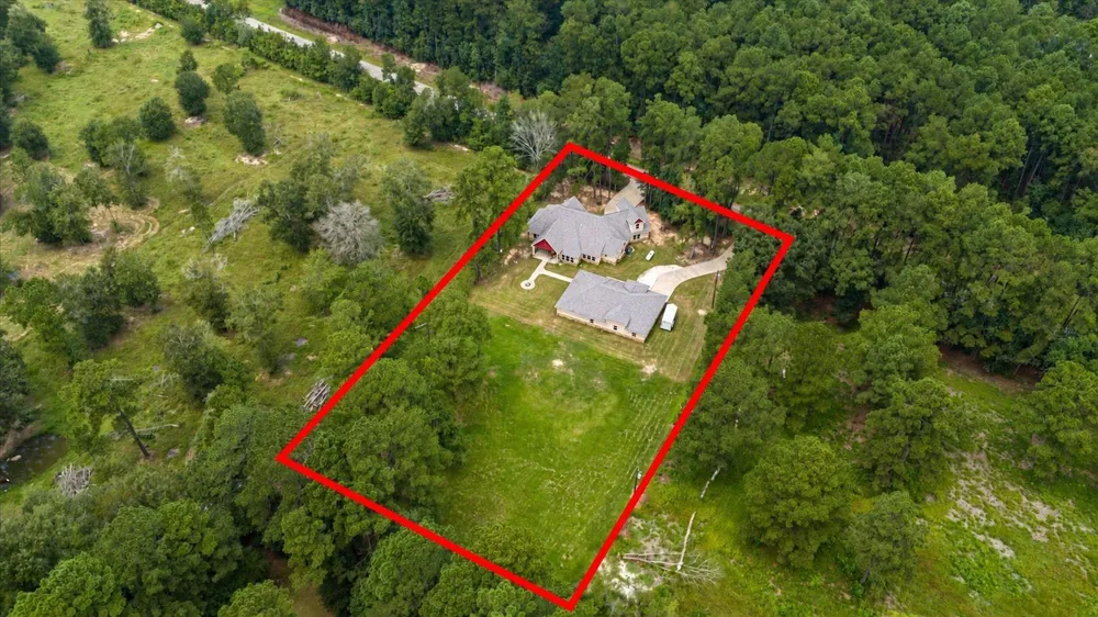 157 County Road 303 Dayton, TX 77535