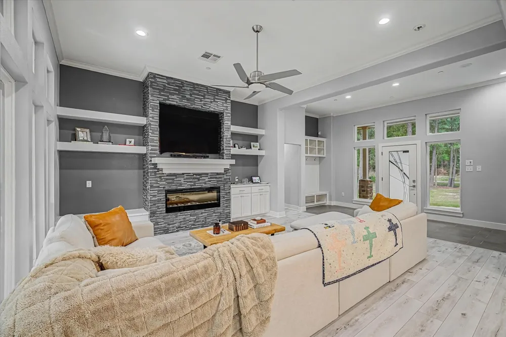 157 County Road 303 Dayton, TX 77535
