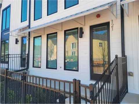 121 Pearl Street