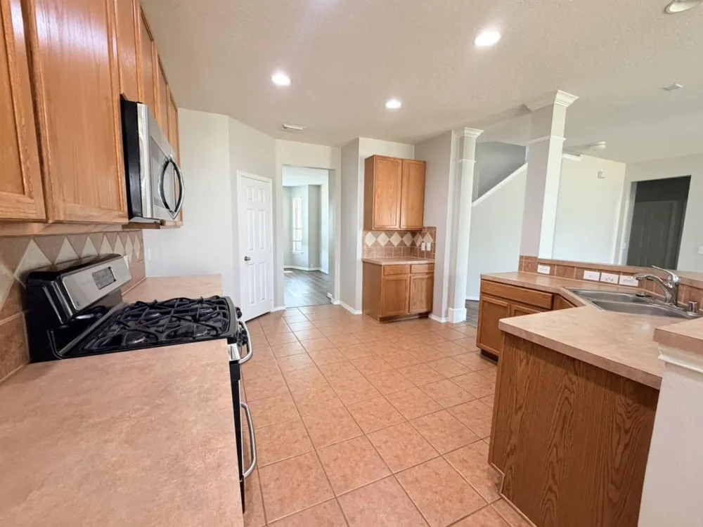 3019 Acacia Fair Lane Fresno, TX 77545