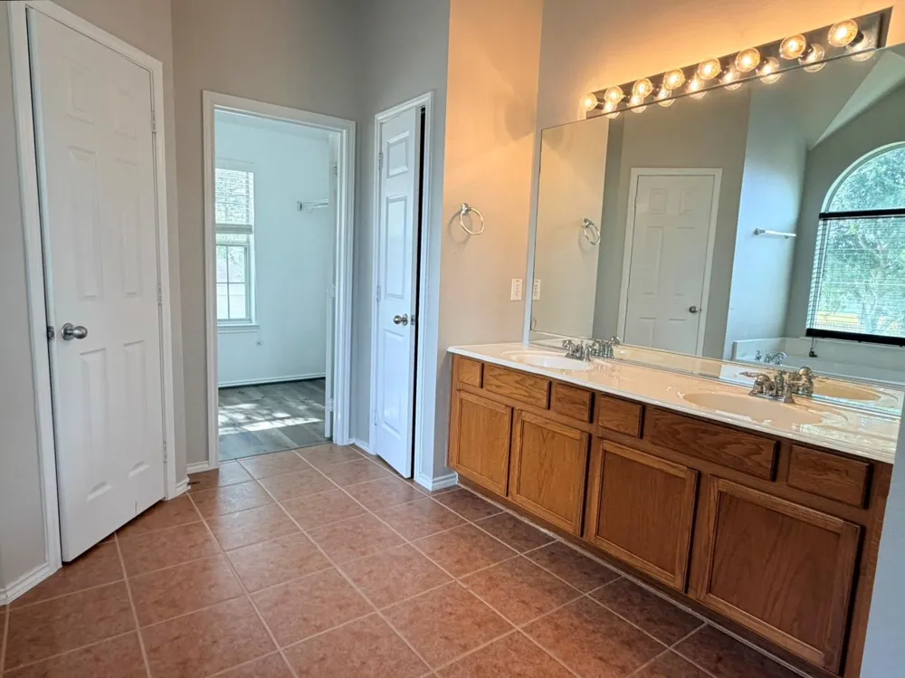 3019 Acacia Fair Lane Fresno, TX 77545