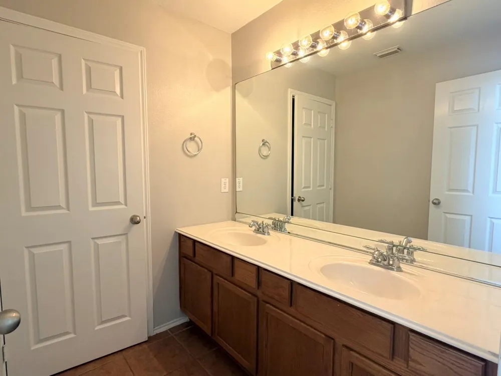 3019 Acacia Fair Lane Fresno, TX 77545