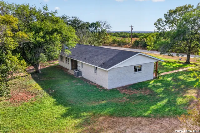 591 COUSER BLVD Charlotte, TX 78011