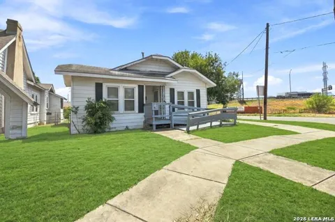 102 Haggin St