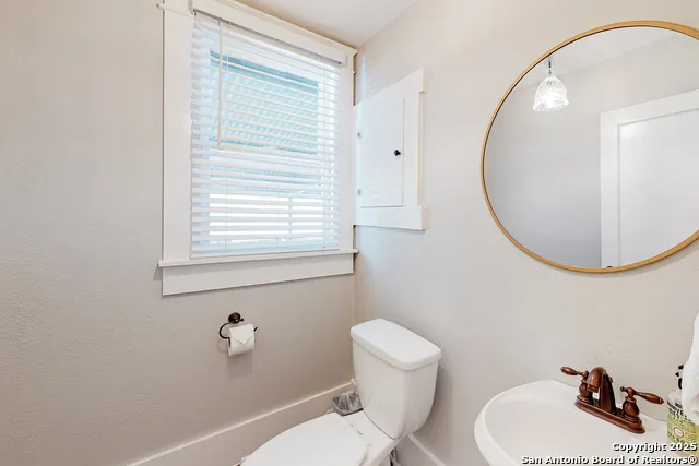 619 CEDAR ST San Antonio, TX 78210