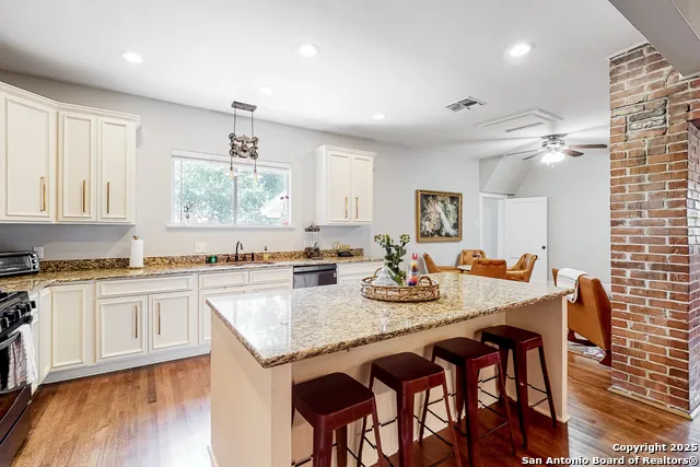 619 CEDAR ST San Antonio, TX 78210