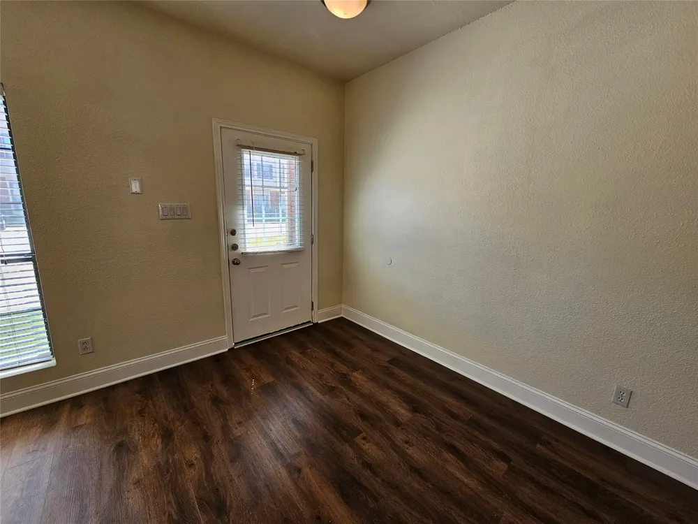 216 Samuel Boulevard #j3 Coppell, TX 75019