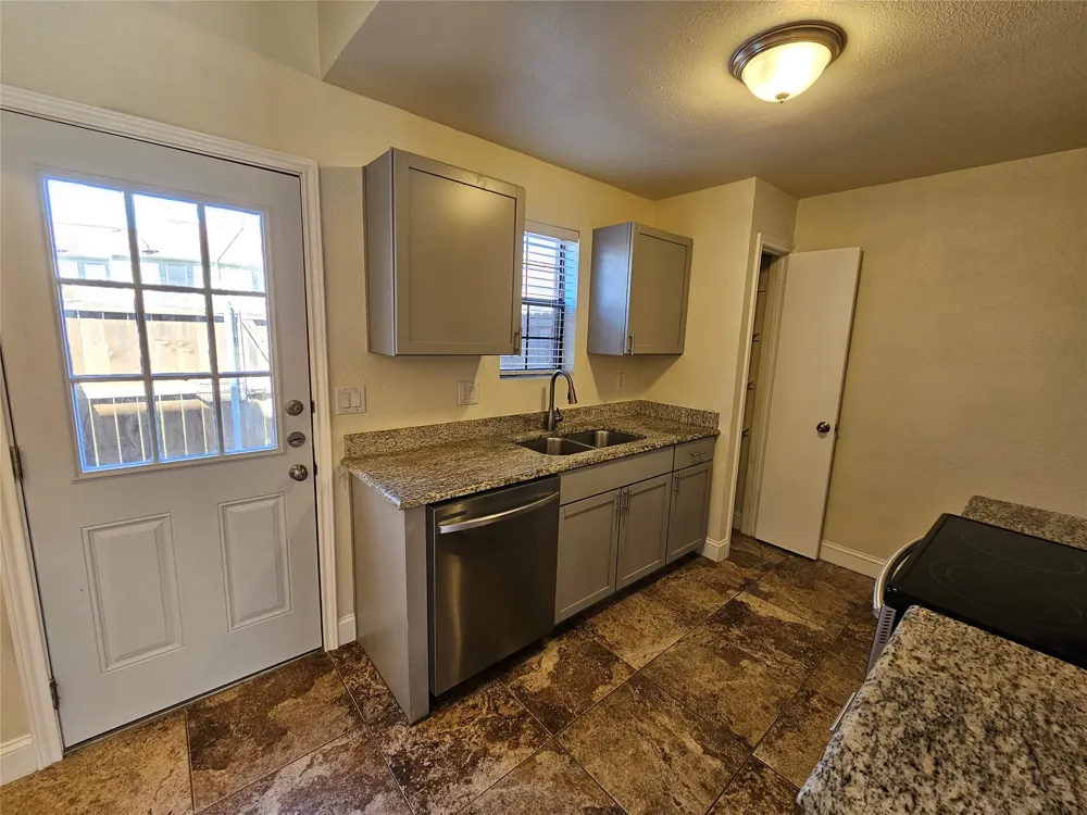 216 Samuel Boulevard #j3 Coppell, TX 75019