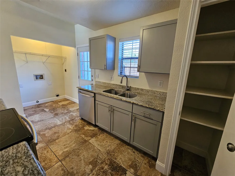 216 Samuel Boulevard #j3 Coppell, TX 75019