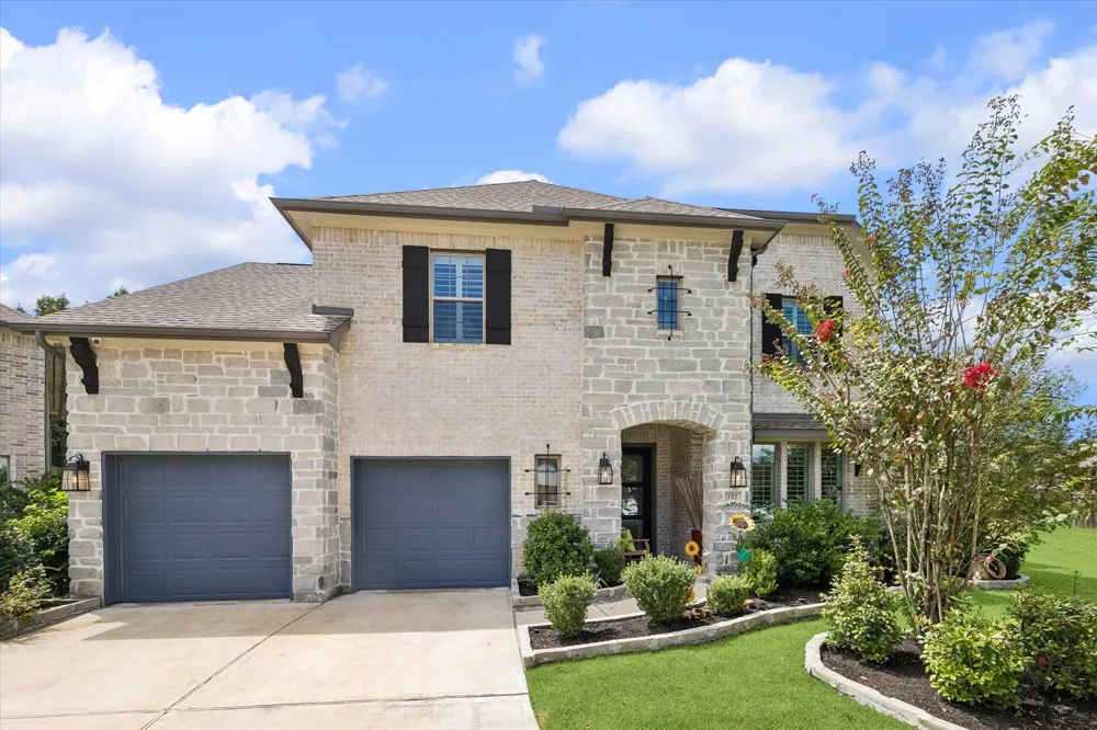 192 Somerset Point Boulevard Montgomery, TX 77316