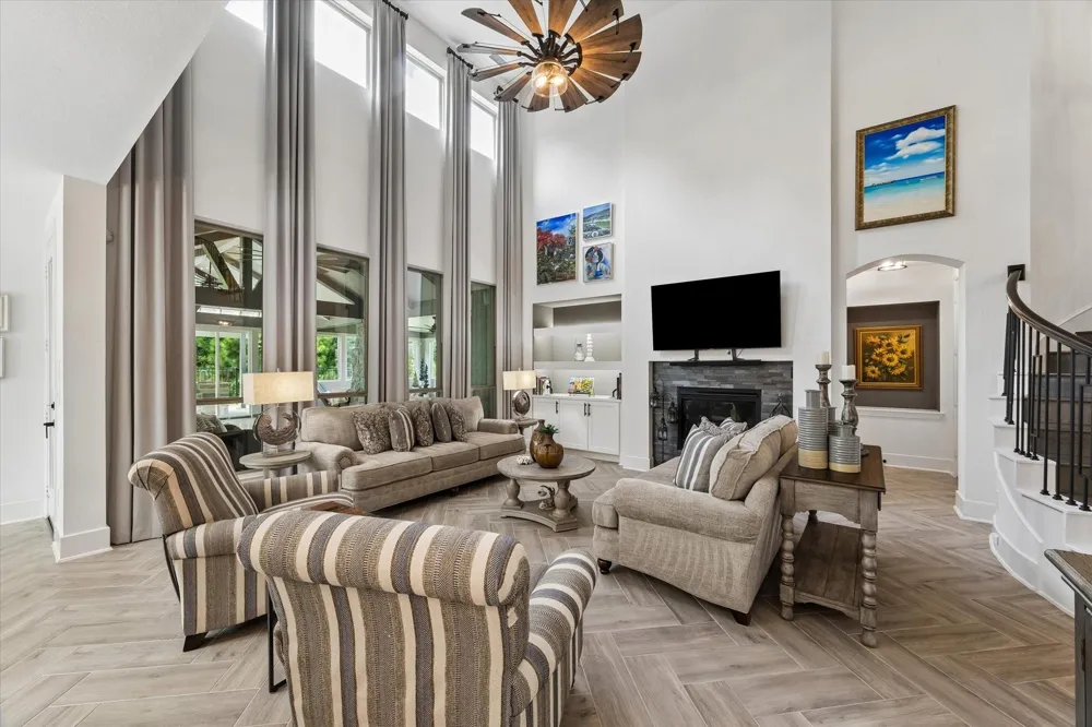 192 Somerset Point Boulevard Montgomery, TX 77316