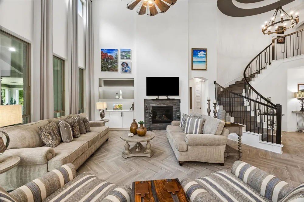 192 Somerset Point Boulevard Montgomery, TX 77316