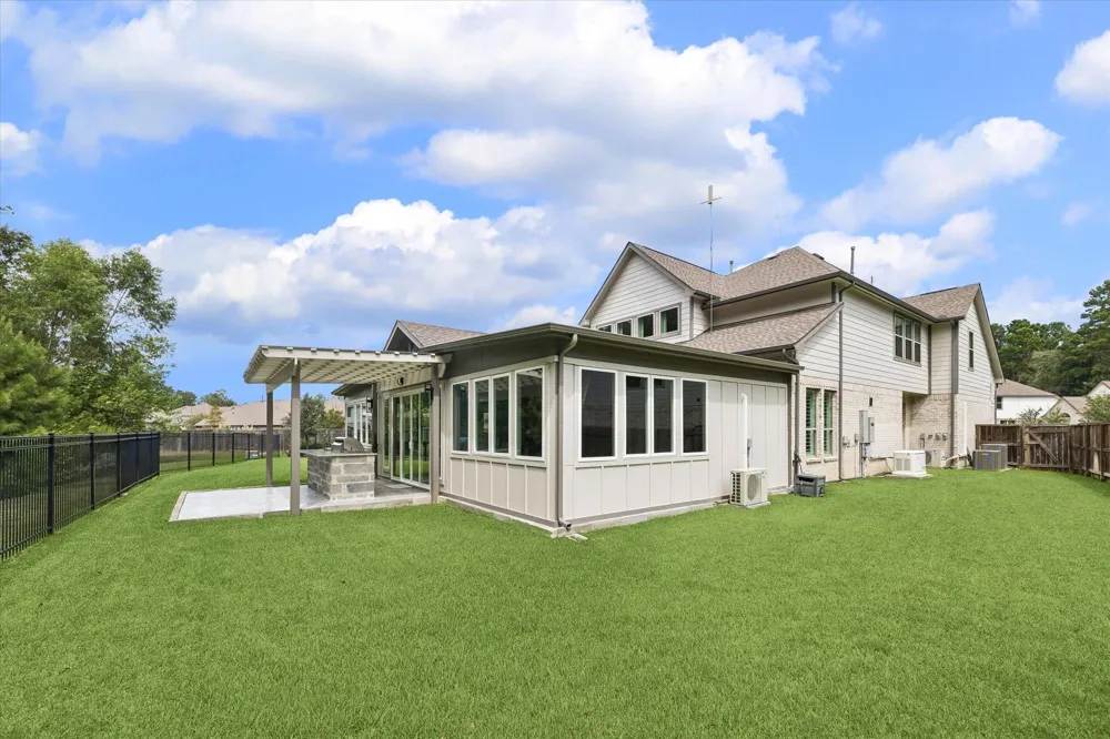 192 Somerset Point Boulevard Montgomery, TX 77316