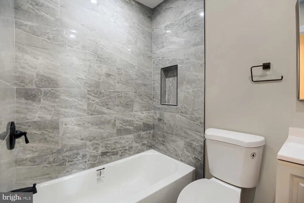 2542 OSWEGO AVENUE Baltimore, MD 21215