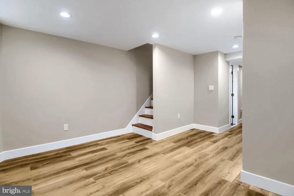 2542 OSWEGO AVENUE Baltimore, MD 21215