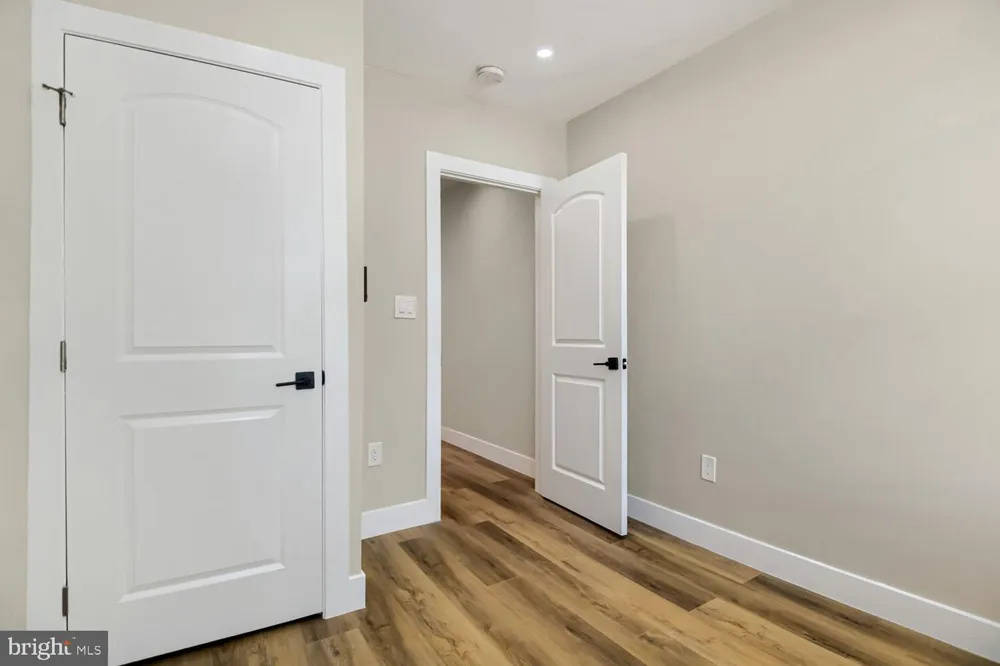 2542 OSWEGO AVENUE Baltimore, MD 21215