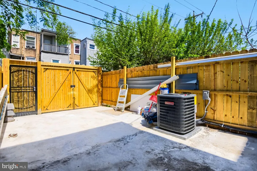 2542 OSWEGO AVENUE Baltimore, MD 21215