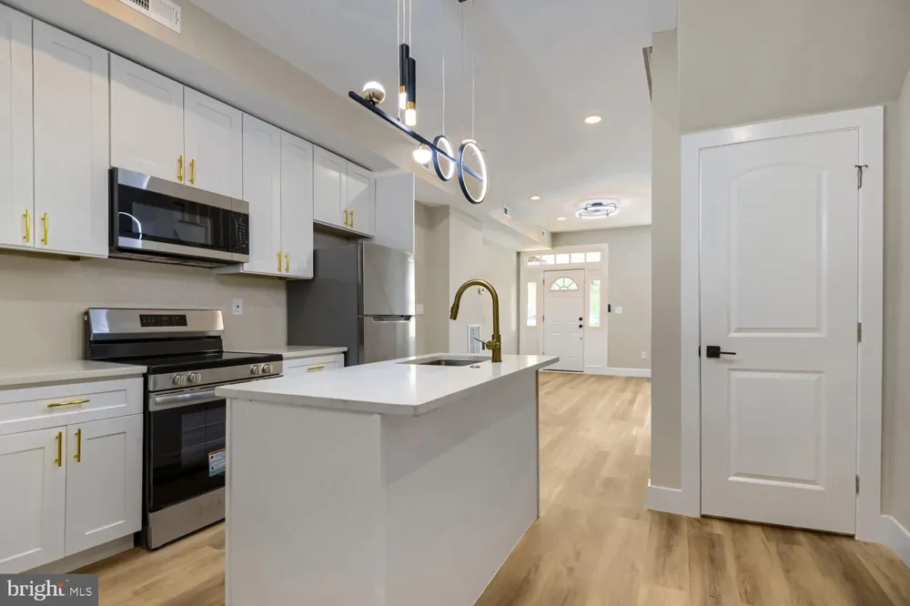 2542 OSWEGO AVENUE Baltimore, MD 21215